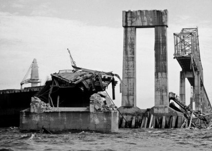 A car rests where it skidded to a stop 14 inches from the edge of the Sunshine Skyway bridge. Courtesy of Tampa Bay Times.